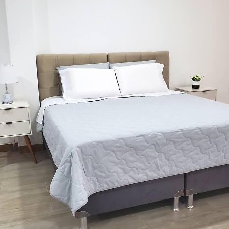 Genova Suites Spacious And Great Location 산타 크루즈 드 라 시에라 외부 사진